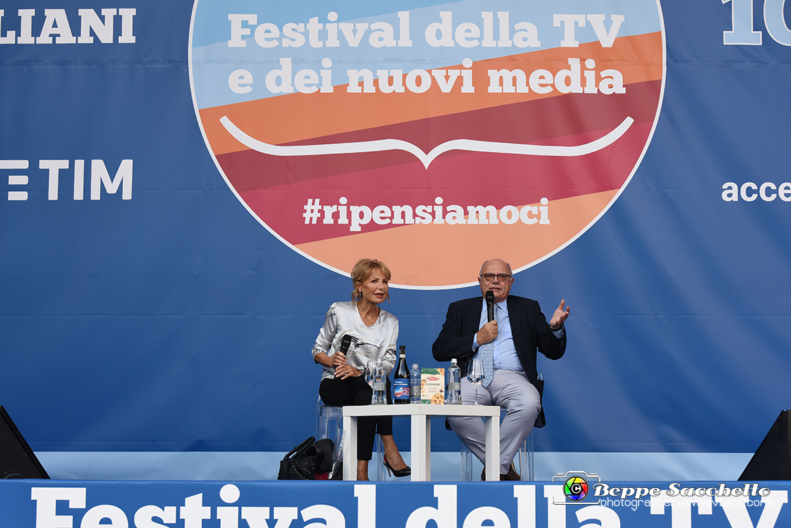 VBS_7934 - Lilli Gruber intervista Massimo Galli Infettivologo.jpg